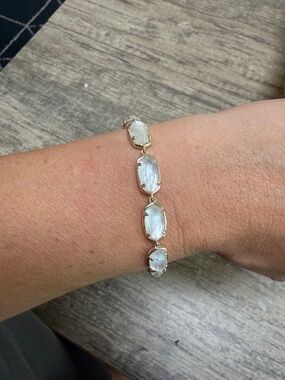 Kendra Scott Mother-of-Pearl Elisa bracelet